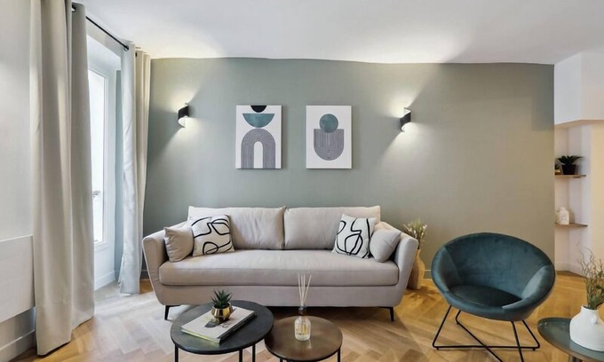 Strasbourg -Saint-Denis Apartment | 266 Suite Montefiore Superb apartment in Paris.