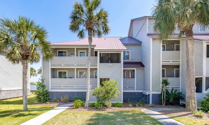 Sunset Point House | 27 Mariners Cay