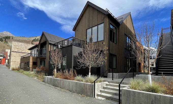 Telluride Condo | 270 m² Condo ∙ 4 bedrooms ∙ 8 guests