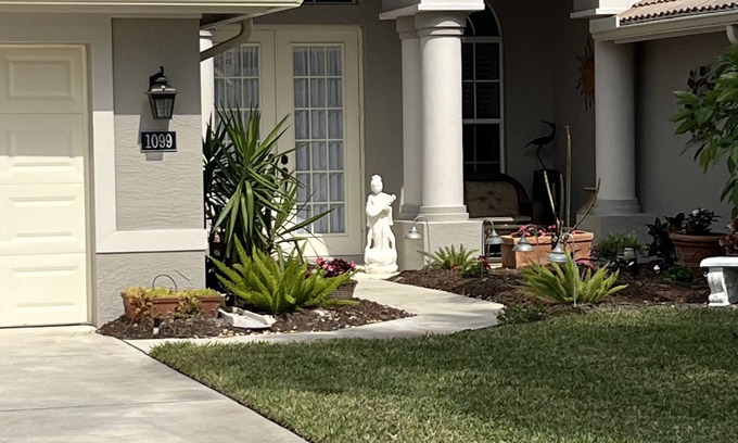 Central Naples Villa | 2700 Square Foot Villa/Single Family Lake View pool home in Briarwood, Naples,