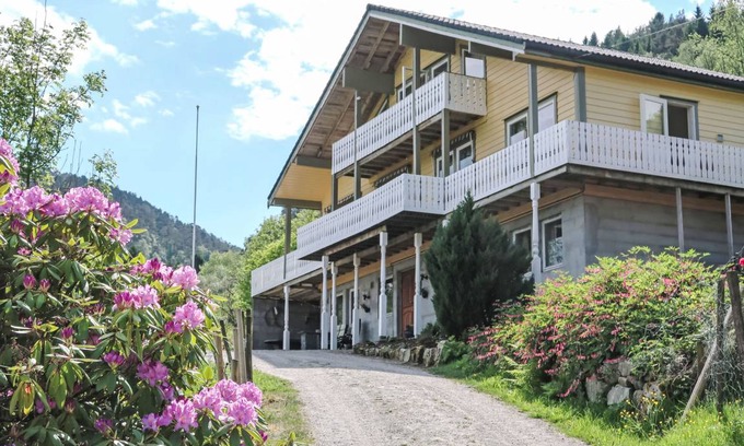 Tysnes House | 275 m² House ∙ 5 bedrooms ∙ 10 guests