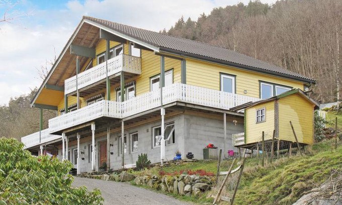 Tysnes House | 275 m² House ∙ 5 bedrooms ∙ 10 guests
