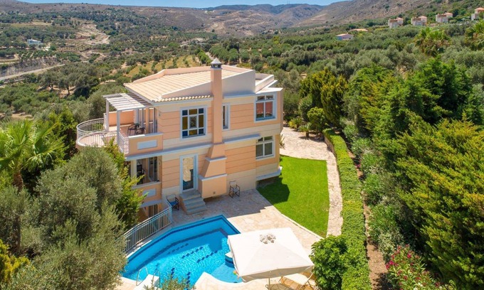 Agia Triada Villa | 280 m² Villa ∙ 5 bedrooms ∙ 10 guests