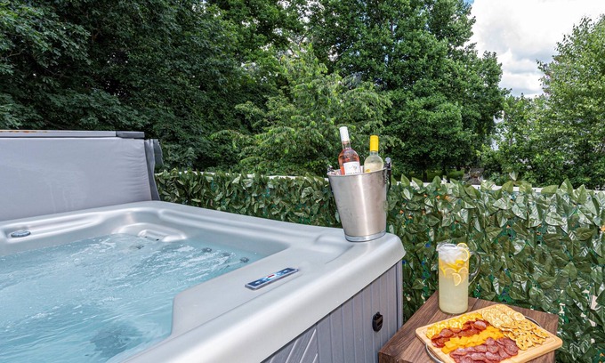 Kernersville House | 2800 sqft 8 beds 2.5 bath sleeps 20 with hot tub, pool, & luxury kitchen/baths