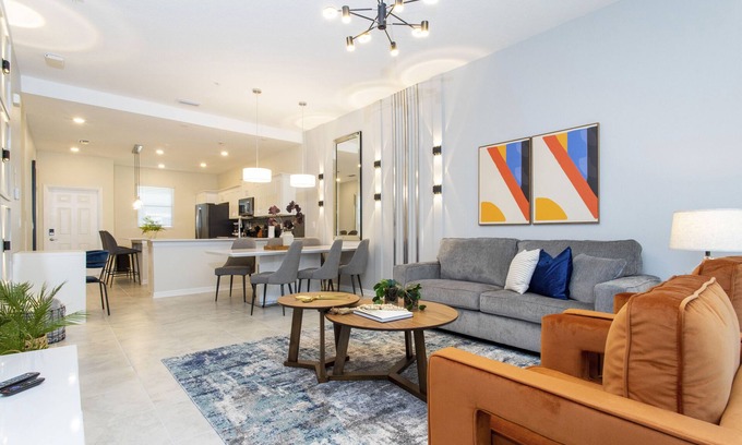 Kissimmee Condo | 2bd/2ba Brand new lake-view condo close to Disney