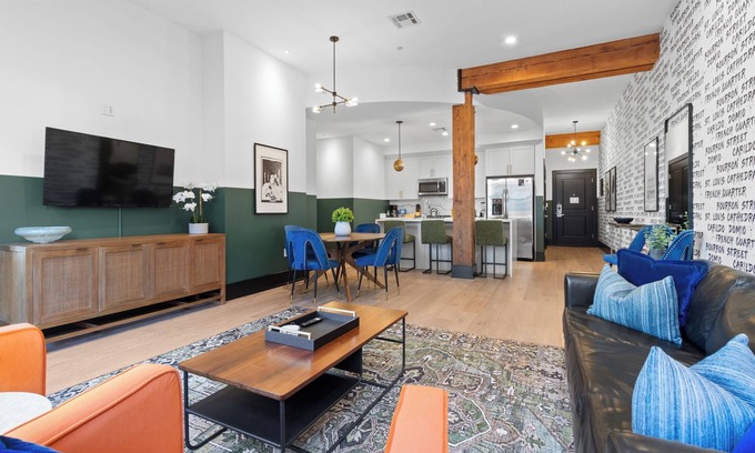 Central Business District Hotel | 2BD,2BA + Gym + Rooftop Pool + Gameroom