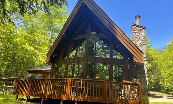 North Creek Cabin | 2BD + Loft cabin, 5-mins to Gore Mtn | North Creek