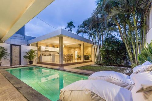 Berawa Villa | 2bd Villa Airin Near Finns Beach