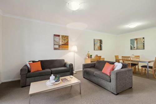 Northbridge Apartment | 2BDR 1BTH 1PRK - Northbridge Magic
