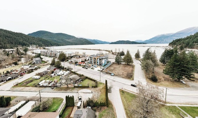 Harrison Hot Springs Condo | 2bed/2bath "Lake Daze" Condo in Harrison HOT SPRINGS