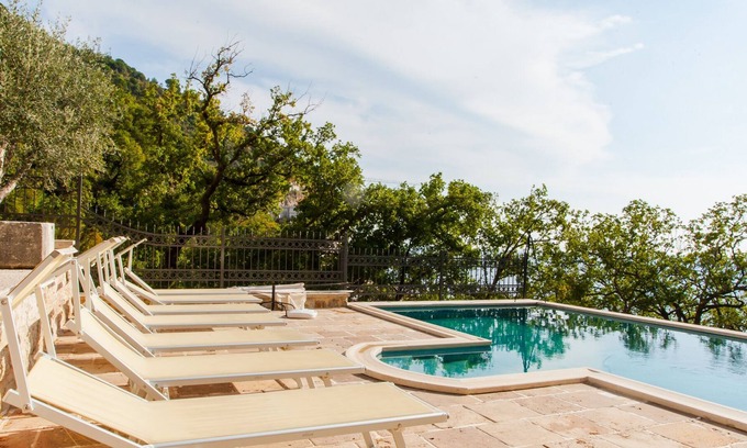 Rezevici Apartment | 2bedroom Apt #3 w/shared pool @Pietra Mare Apts