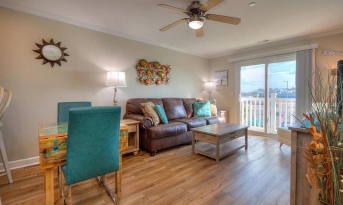 Long Beach Condo | 2BR/2BA Condo - RENOVATED, Pool, Walk to Beach, Elevator, Sleeps 6