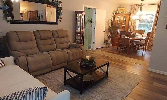 Craigsville House | 2BR/2BA Retreat: Bridge Day Lodging