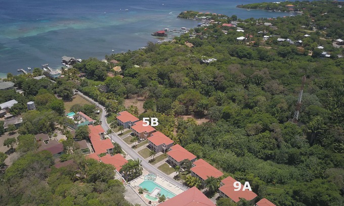 West End Condo | 2BR/2BA Villa 9A, FREE BREAKFAST