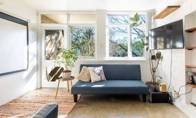 Parkville Apartment | 2BR Apartment in Parkville Steps from Royal Park