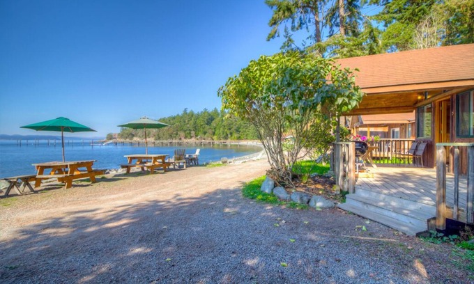 Eastsound Cabin | 2BR Deluxe Beachfront Cabin on Spectacular West Beach!