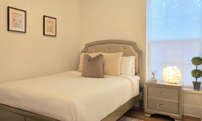 Fox Point Apartment | 2BR Garden Apt w/Parking Near Brown & RISD