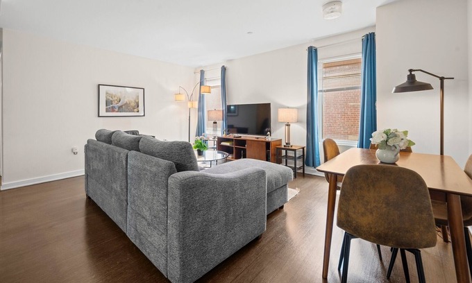 Theatre District Apartment | 2BR in Downtown Boston 9182