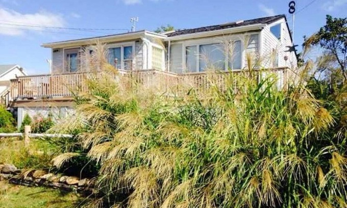 Lindenhurst House | 2BR Lindenhurst Ryder Cup Rental Prime location!