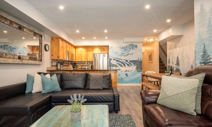 Village North House | 2BR + Loft | Valhalla | King Bed | Private Patio w/BBQ | Village Location | Hot Tub