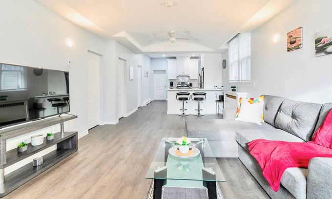 Kirkendall North Apartment | 2BR Modern Home - Near Mohawk College!