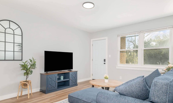 Cottage Line Apartment | 2BR Ocean Oasis Suite | Beach | Pool