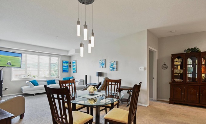 Quail Ridge Condo | 2BR Plus Den - Relaxing and Spacious - Pool - Close to Golf, Wineries, Downtown