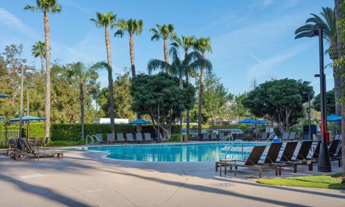 Anaheim Resort Resort | 2BR Suite Ideal for Families seeking Disney Magic! Pets Allowed, Free Breakfast