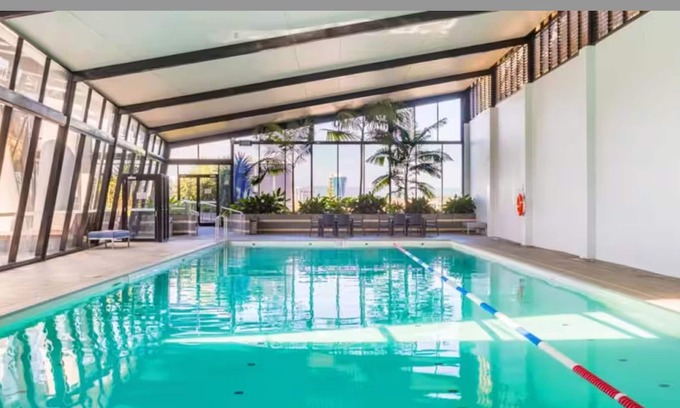 Surfers Paradise Apartment | 2BR Unit Heart of Surfers Paradise - Spa, Pool