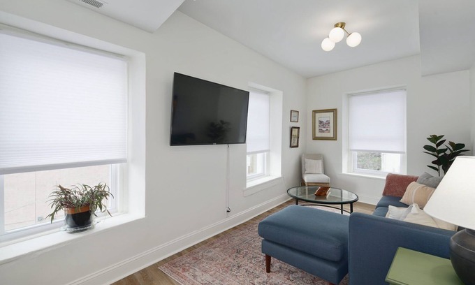 Manayunk Apartment | 2BR with Balcony, Views & Parking