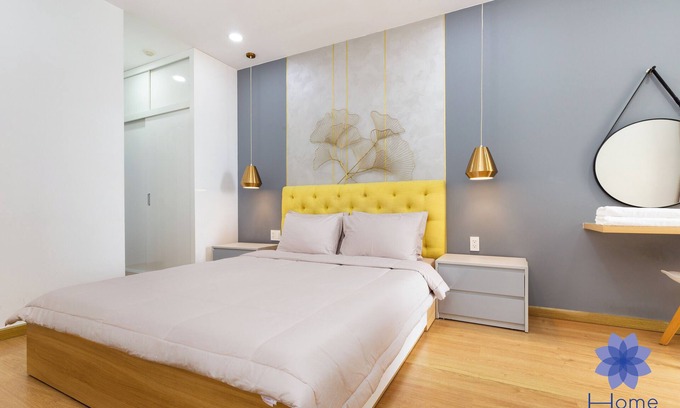 Tan Binh Apartment | 2BRs Apartment in Luxury Building W/Free Gym, Pool and Airport Pick up
