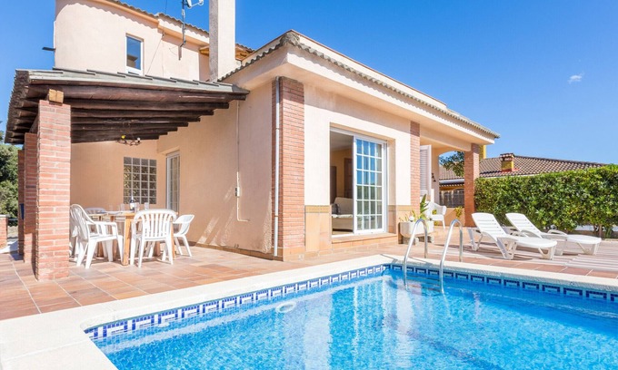 Blanes Villa | 2DP01 - Cozy 4 bedroom house with garden and private pool located near the beach