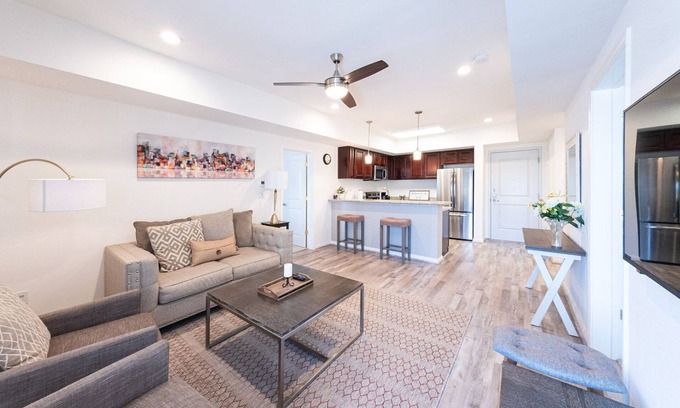 Katy Condo | 2N|*Holiday Special* Bright & Comfy Home| Gated Condo| Charm in KAT|