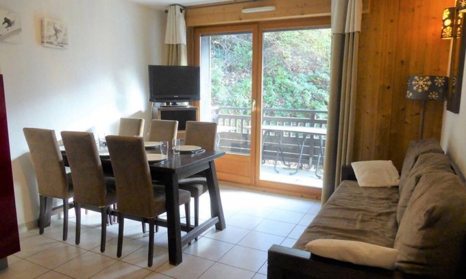 Saint-Gervais-les-Bains Apartment | 2nd floor, swimming pool, balcony, parking, tv, ski locker, 42m², Saint Gervais