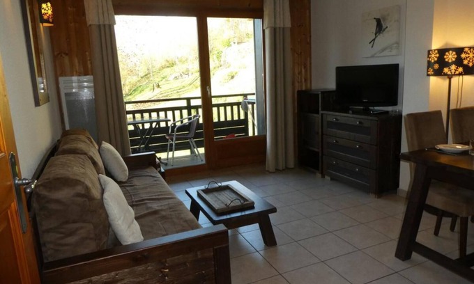 Saint-Gervais-les-Bains Apartment | 2nd floor, swimming pool, balcony, parking, tv, ski locker, 33m², Saint Gervais