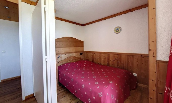 Reberty Apartment | 2nd floor, balcony, tv, ski locker, 24m², Les Menuires