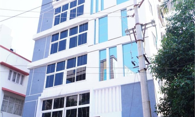 Visakhapatnam House | 2nd floor Beach view 3 bedroom apartment between two hills