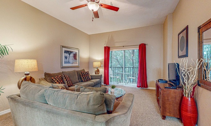 Bahama Bay Condo | 2nd floor condo w/gym, shared pools, tennis court, balcony, sauna