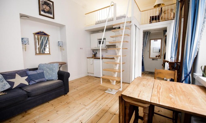 Punavuori Apartment | 2ndhomes Iso Roobertinkatu Apartment 3