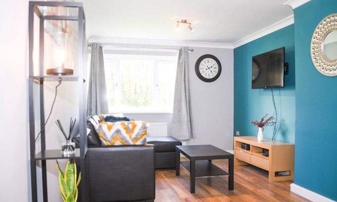 Willenhall House | 2ndHomeStays-Willenhall -A Charming 3-Bedroom Home in West Midlands