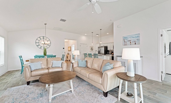 Wildwood House | 3/2 in The Village of Richmond