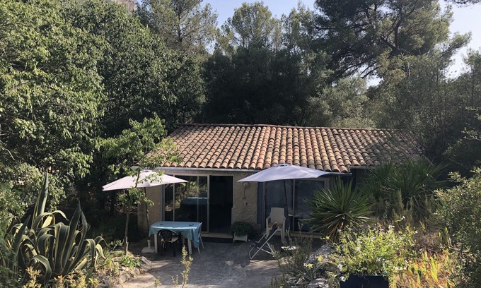 Cassis House | 3.5km from the center of Cassis: mini Villa with terrace between Vines And Hills
