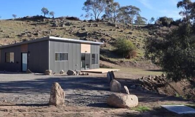 East Jindabyne House | #3 Amazing views of lake and mountains new eco cabin