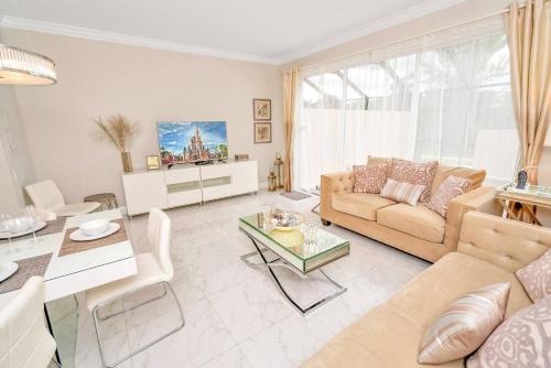 Windsor Palms House | 3 BD All Suites Home with Pool minutes from Disney