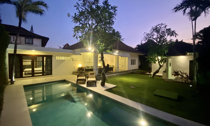 Laksmana Villa | 3 BD VILLA | 400m FROM BEACH/KUDETA/SEMINYAK SQUARE | QUIET & SECURE