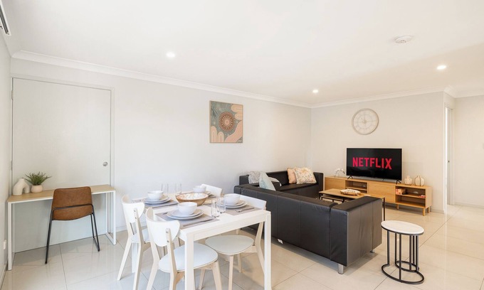 Rocklea Apartment | 3 Bdr Apt! Garage! Balcony! GST Credits! 119D3