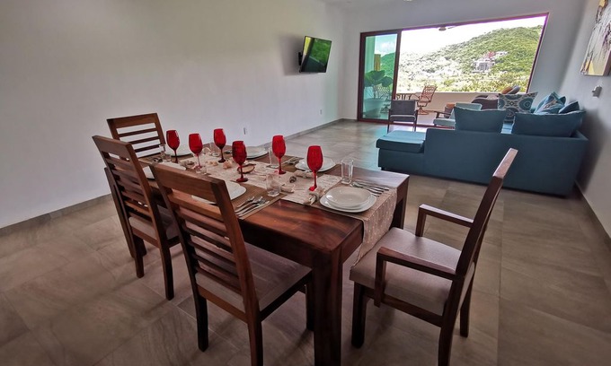 Playa Las Gatas Villa | 3 Bdrm Waterfront Apartment Overlooking Playa La Ropa
