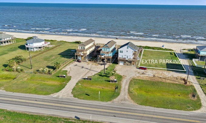 Port Bolivar House | 3 Beachfront Houses! 3 Heated Pools! Sleeps 80! Weddings & Events Welcome! Pets!