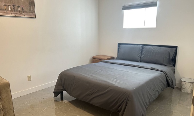 Kamloops House | 3 bed 1 bath Cozy Gleneagles Hideaway retreat in Kamloops