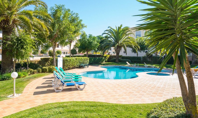Porto de Mos Apartment | 3 Bed/2 bath apt, terraces, pool, walk to beach